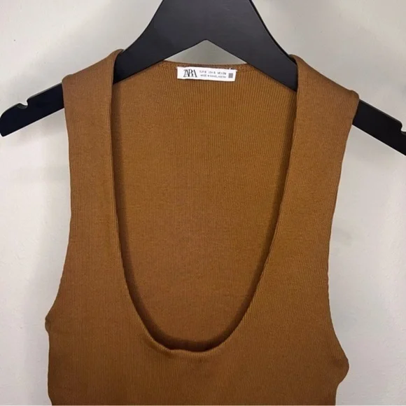 Zara Ribbed T-Shirt - Picture 2 of 5